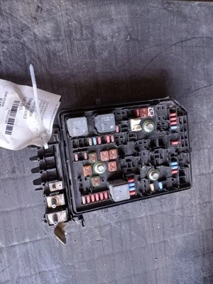 熔断器盒发动机 16-17 雪佛兰 Volt 84016065 — 第 1/4 张图片