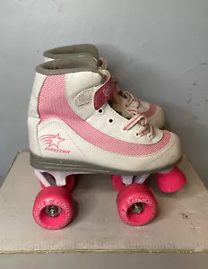 Roller Derby Skates -fire star Youth size 2 - Picture 1 of 2