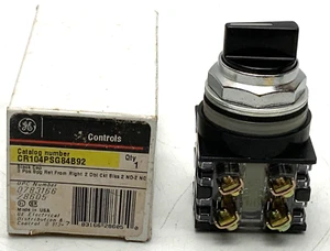 NEW GE CR104PSG84B92 BLACK CAP PUSHBUTTON 3 POS SPG RET FROM RIGHT 2 DBL CKT - Picture 1 of 3