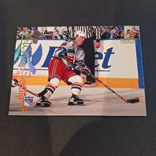 WAYNE GRETZKY 1997-98 Pacific Paramount New York Rangers #115