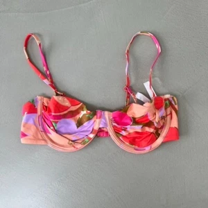 Top de bikini Urban Out From Under Marilyn con aros balconette. Mediano - Imagen 1 de 6