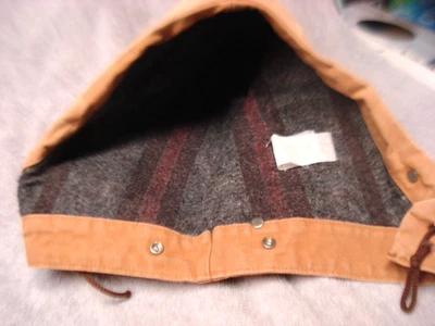 CAPUCHA CARHARTT forrada con manta a presión.  Marrón. Limpiar sin daños Foto 1 de 4