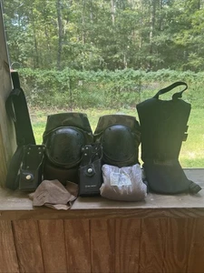 Bijan's US Military Camo Knee Pads Camelbak 2 Motorolla Radio Holders+Other Accs - Picture 1 of 16