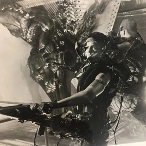 Alien Vintage Publicity Sigourney Weaver 8x10 PHOTO PRINT - Picture 1 of 1