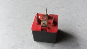 RELAIS BITRON 12V NOIR ET ROUGE - Picture 1 of 4