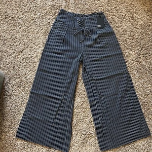 BRANDNEU Paige Charisma Hose mit weitem Bein Damen 2 dunkelblau - Bild 1 von 5