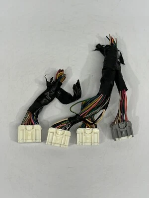 Mazda 6 2005 2,3 L 4 cilindros manual ECM ECU cableado arnés enchufe conector OEM. Foto 1 de 4