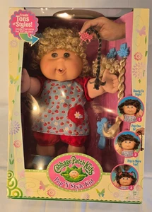 CABBAGE PATCH KIDS DOLL POP N STYLE KID - Curly Blonde Hair - Hazel-brown eyes - Picture 1 of 12