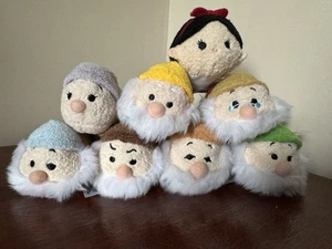 Disney Tsum Tsum Snow White & 7 Dwarfs Mini Plush Bundle – Complete Set - Picture 1 of 5