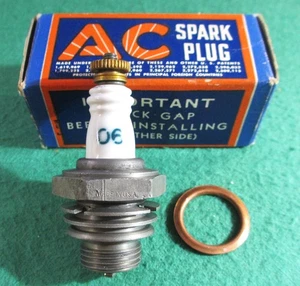 NOS AC Air Cooled O6 Spark Plug 18mm threads 8-32 Nut 1944 Dated Box + Gasket - Picture 1 of 13
