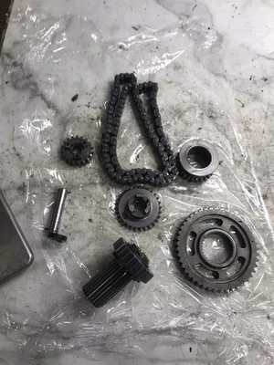 19 Ski-Doo Renegade Adrenaline 900 Ace Turbo caja de cadena engranajes internos Foto 1 de 4