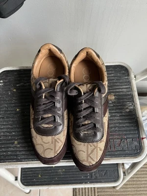 Logo Calvin Klein Tea CK Foto 1 de 4