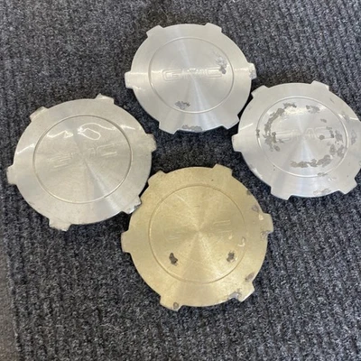 2004-2007 GMC SIERRA 1500 YUKON XL Wheel Center Hub Cap 9594521 - Image 1 of 4