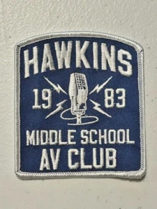 Stranger Things Hawkins Mittelschule AV Club Netflix Original Stickaufnäher - Bild 1 von 3