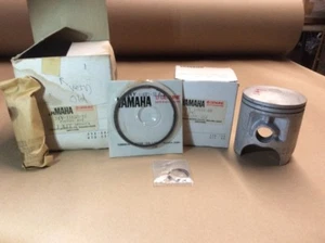 YAMAHA YZ250 YZ 250  PISTON KIT 1ST O/S OEM NOS 24Y-11630-10 - Picture 1 of 9