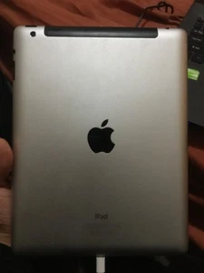 iPad Generation 4 (2012) A1460, 16 GB (tested and working) - Picture 1 of 2