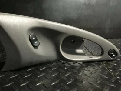 Ford Focus 2003 pasajero delantero Win/Dr con. con bisel Foto 1 de 3