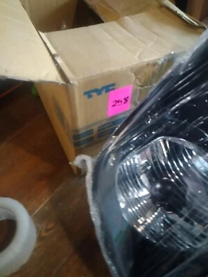 Faro derecho TYC compatible con Mustang GT 2005-06 cupé/convertible/base 20-6579-00-9 Foto 1 de 4