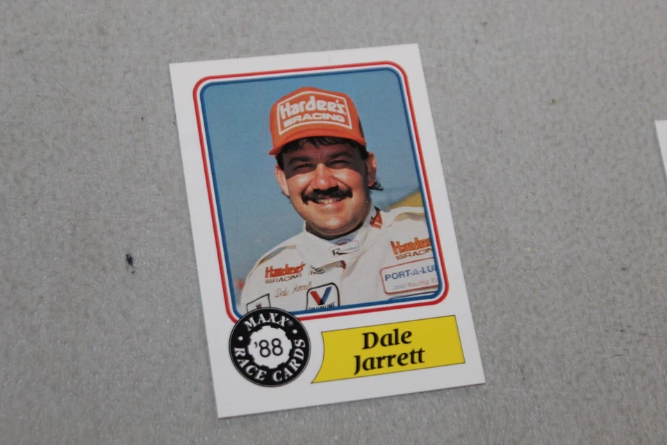 Гоночные коллекционные карточки 1988 MAXX NASCAR в комплекте на ваш выбор - Изображение 1 из 1