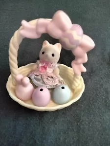 Calico Critter easter basket 3 Eggs That Open And Small White Cat With Dress - Picture 1 of 11