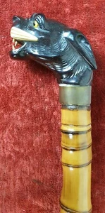 WALKING CANE. CARVED WOODEN FIST. STEM OF BAMBOO. XIX-XX CENTURY. - Picture 1 of 1