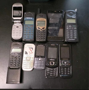 Job Lot 258 - 10x Untested Samsung Ericsson Faulty Mobile Phones Spares Repairs - Photo 1 sur 2