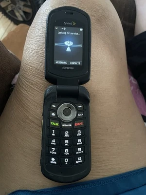 Teléfono abatible Kyocera DuraXT E4277 (Celular EE. UU.) Foto 1 de 4