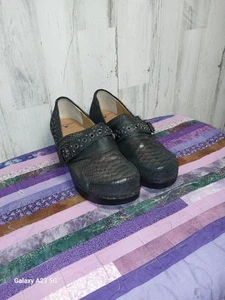 NURSE MATES CHELSEA BLACK LEATHER MERMAID BUCKLE CLOG SHOES SLIP PROOF SZ 11 - Picture 1 of 10