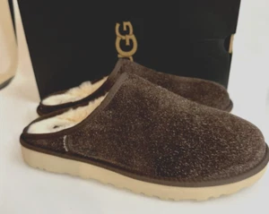UGG Herren Größe 8 Klassische Slipper Shaggy Wildleder Hausschuhe-Braun Neu im Karton - Bild 1 von 19