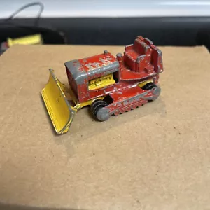 Vintage 1969 LESNEY MATCHBOX NO. 16 CASE TRACTOR BULLDOZER - PLOW - Picture 1 of 5