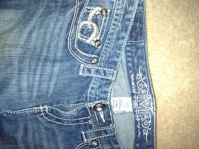 Maurices Embroidery Embellished Cropped Capris 7/8 Waist 34 In Good Condition  - Image 1 of 4