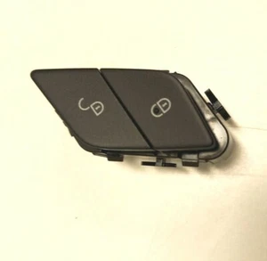Original Mercedes W222 Schalter Türverriegelung Lock Door links A2229057507 - Bild 1 von 2