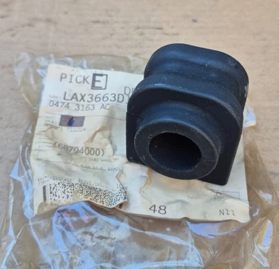 2005-2008 Chrysler Pacifica NEW Genuine MoPar Front SWAY BAR BUSHING - Image 1 of 3