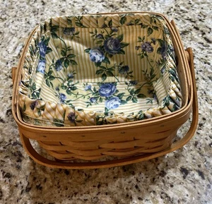 Longaberger Medium Berry Basket. Swing handle. With Trellis Rose Liner. 1995 - Picture 1 of 4
