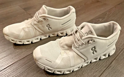 ON Running CLOUD 5 Swiss Engineering* Damen Sneaker * Gr. 39 UK 5,5 US W8*weiß - Bild 1 von 4