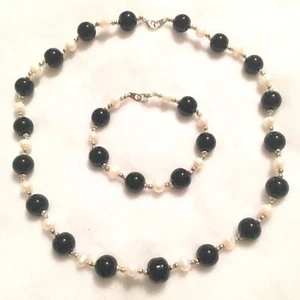 Juego de collar y pulsera con cuentas barrocas de perlas y vidrio negro de joyería - Imagen 1 de 3
