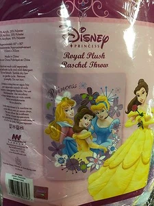 NEW DISNEY PRINCESS BELLA AURORA CINDERELLA TWIN SIZE ACRYLIC 60X80 BLANKET - Picture 1 of 2