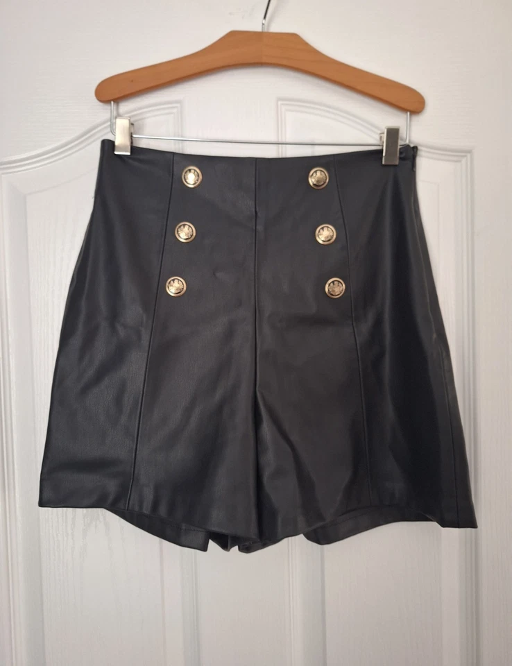 Zara 女式黑色人造皮革短裤 M 码拉链纽扣高腰 — 第 1/4 张图片