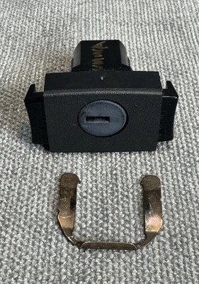 Chevrolet Buick Oldsmobile Lumina 1982-1996 guantera compartimento cierre negro Foto 1 de 4