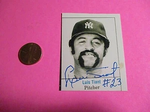 Luis Tiant New York Yankees, Signed AUTOGRAPH AUTO, Photograph - Picture 1 of 1
