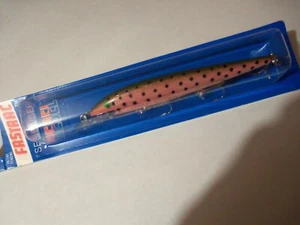 1 Rebel Fastrac FT2041 NOT-JOINTED Minnow Lure Ole' Rainbow Neu in Verpackung - Bild 1 von 7