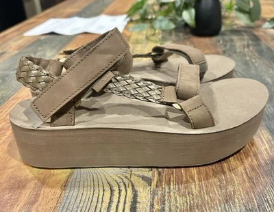 Sandalia Tevas Universal Forma Plana Entretejida Marrón Boho Chi Caprichosa Talla 9 Playa Foto 1 de 4