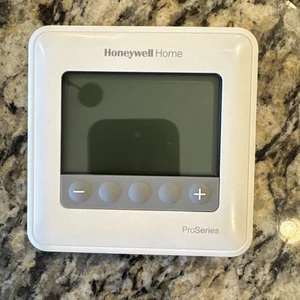 Honeywell Home ProSeries TH4110U2005 T4 Pro Programmable Thermostat HVAC - Picture 1 of 3