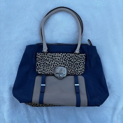 Bolso de mano mediano Guess para mujer azul marino animal Foto 1 de 4
