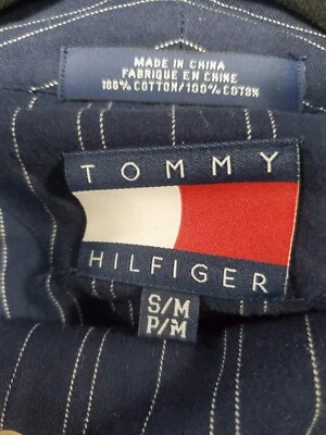 Bata de baño Tommy Hilfiger para hombre a rayas azul con bolsillos con cinturón y pantalones Foto 1 de 4