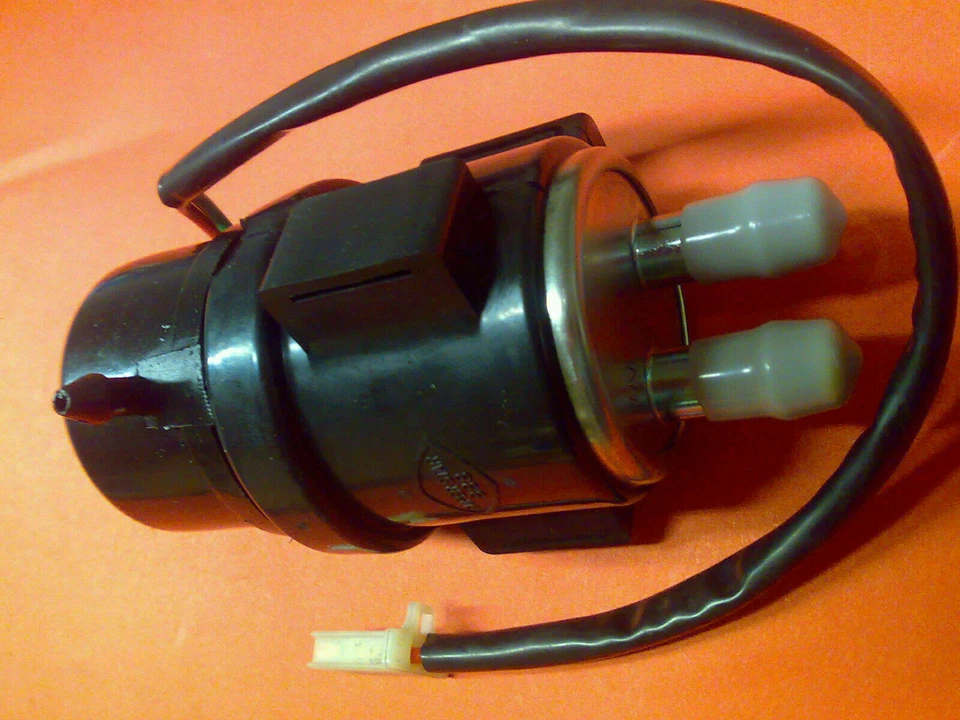 Bomba de combustible Honda CBR900RR SC33 1996-1999 Bomba de combustible Pompe à essential Foto 1 de 1