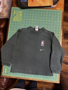 Boys Green Long-sleeved NBA Nike Size 5 shirt - Picture 1 of 6