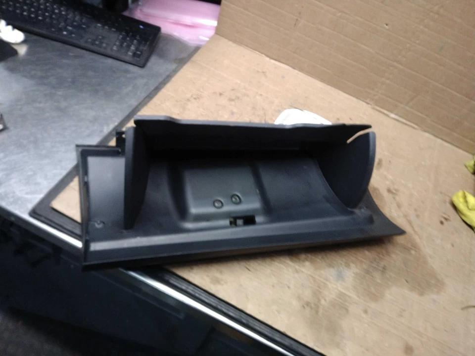 Guantera usada se adapta a: Honda Pilot Grade C 2015 Foto 1 de 4