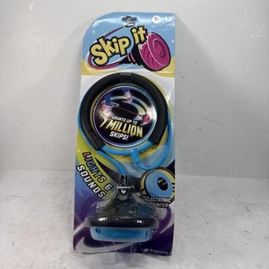 Skip It Light Up Bola y Contador Digital Azul Retro Exterior Juego Hasbro - Imagen 1 de 7