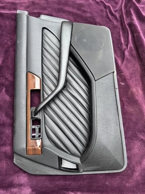 1989  Mercedes Benz  300 SE W126 Door Panel Interior Front Right Rh Oem - Image 1 of 4
